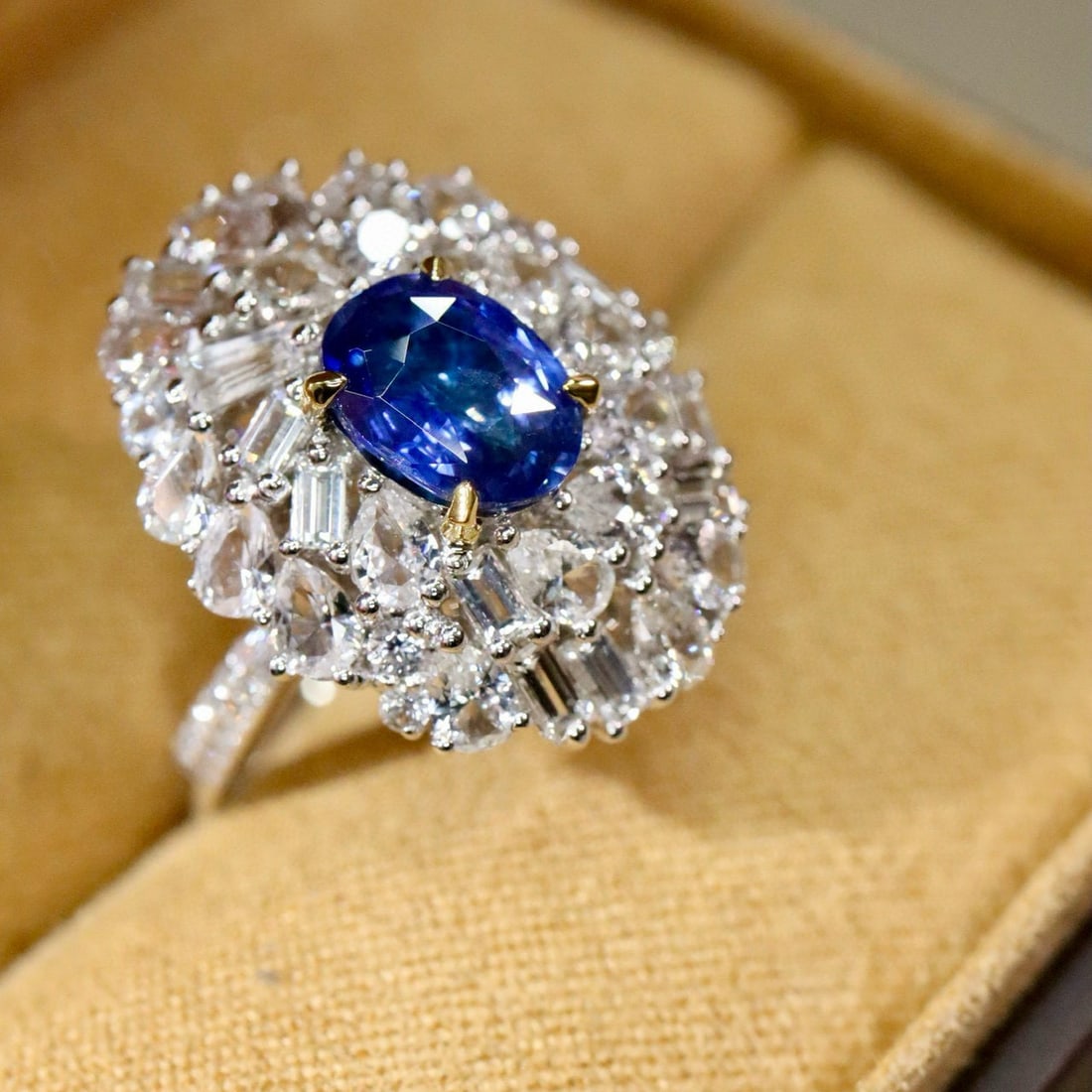 14k Gold 1.80 Ctw Natural Sapphire & Diamond Ring - 3