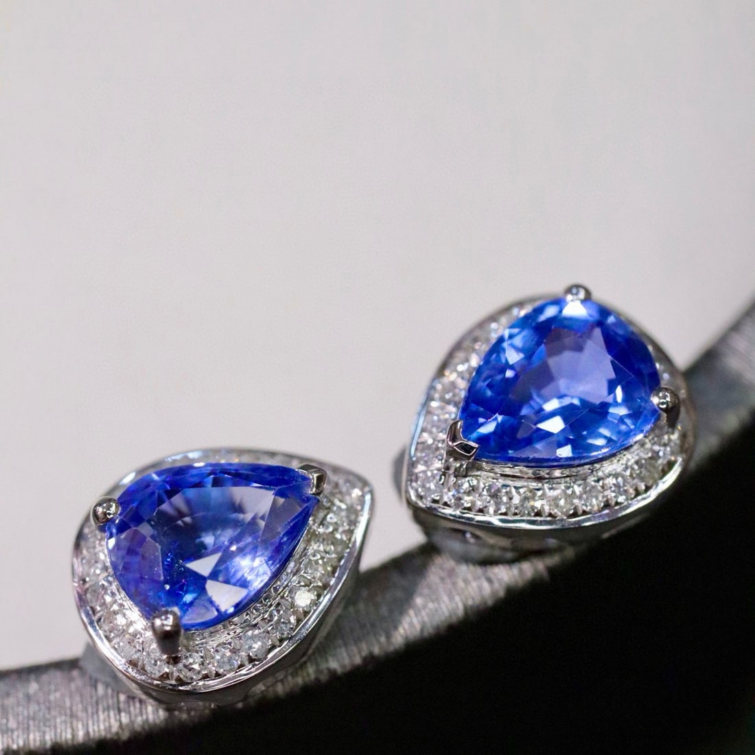 14k Gold 2.11 Ctw Natural Sapphire & Diamond Earrings - 3
