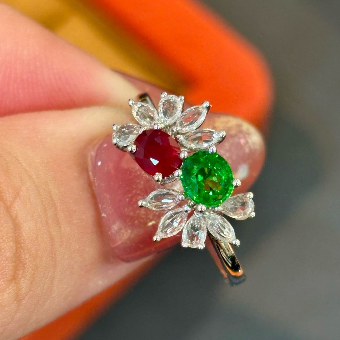 14k Gold 0.58 Ct Natural Ruby & Sapphire Ring: Ref:230990314 // gold content:14k gold // ring size:7. 25us // // main gemstone:ruby // shape:oval // carat weight:0. 58ct // color:red // treatment:natural // // adjacent gemstone 2 : sapphire //