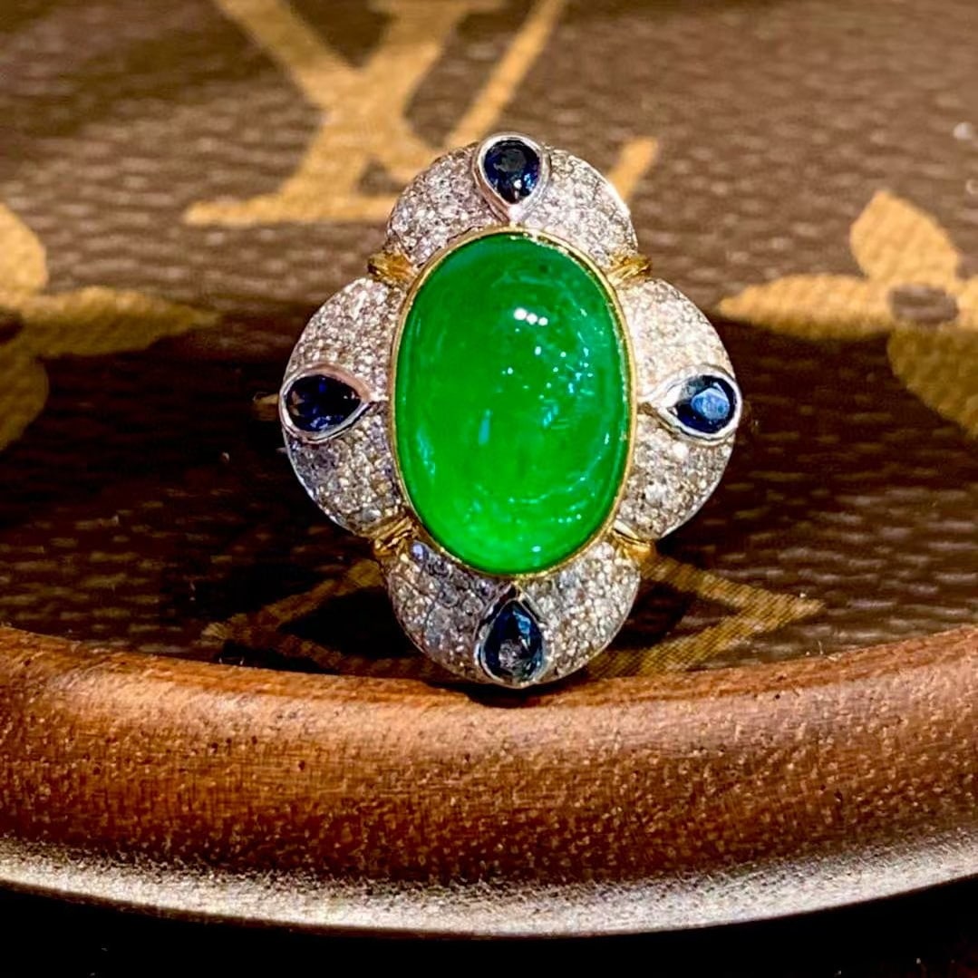 14k Gold 4 Ct Vivid Green Natural Emerald & Diamond & Sapphire Ring - 4