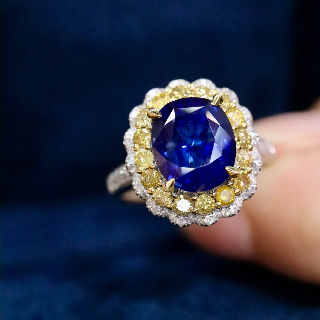 14k Gold 5.20 Ctw Natural Sapphire & Diamond Ring: Ref:230990318 // gold content:14k gold // ring size:7. 25us // // main gemstone:sapphire // shape:oval // carat weight:4. 27ct // color:blue // treatment:natural // // adjacent gemstone 2 : diamond //
