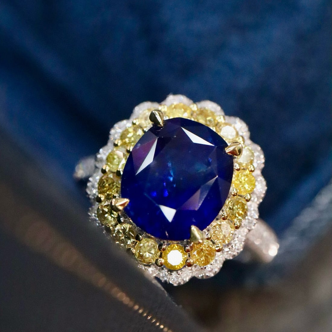 14k Gold 5.20 Ctw Natural Sapphire & Diamond Ring - 3