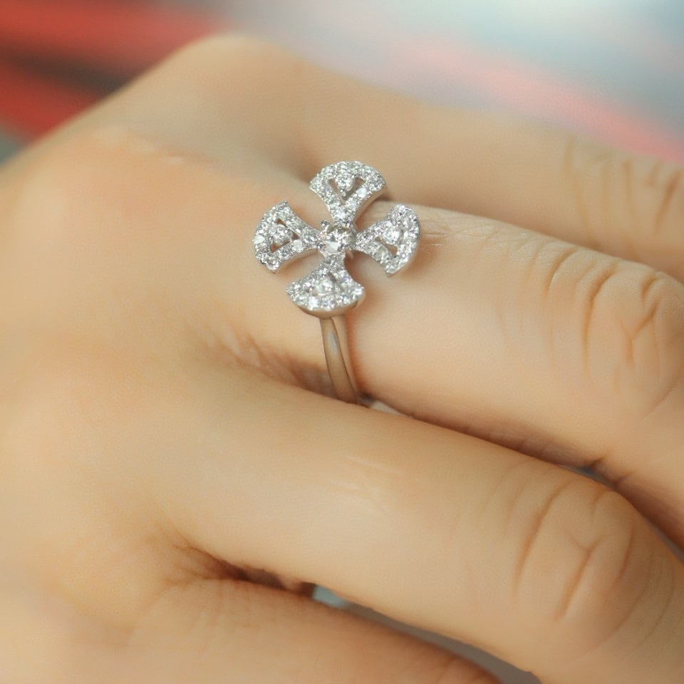 14k Gold 0.45 Ct Natural H Diamond Ring - 4