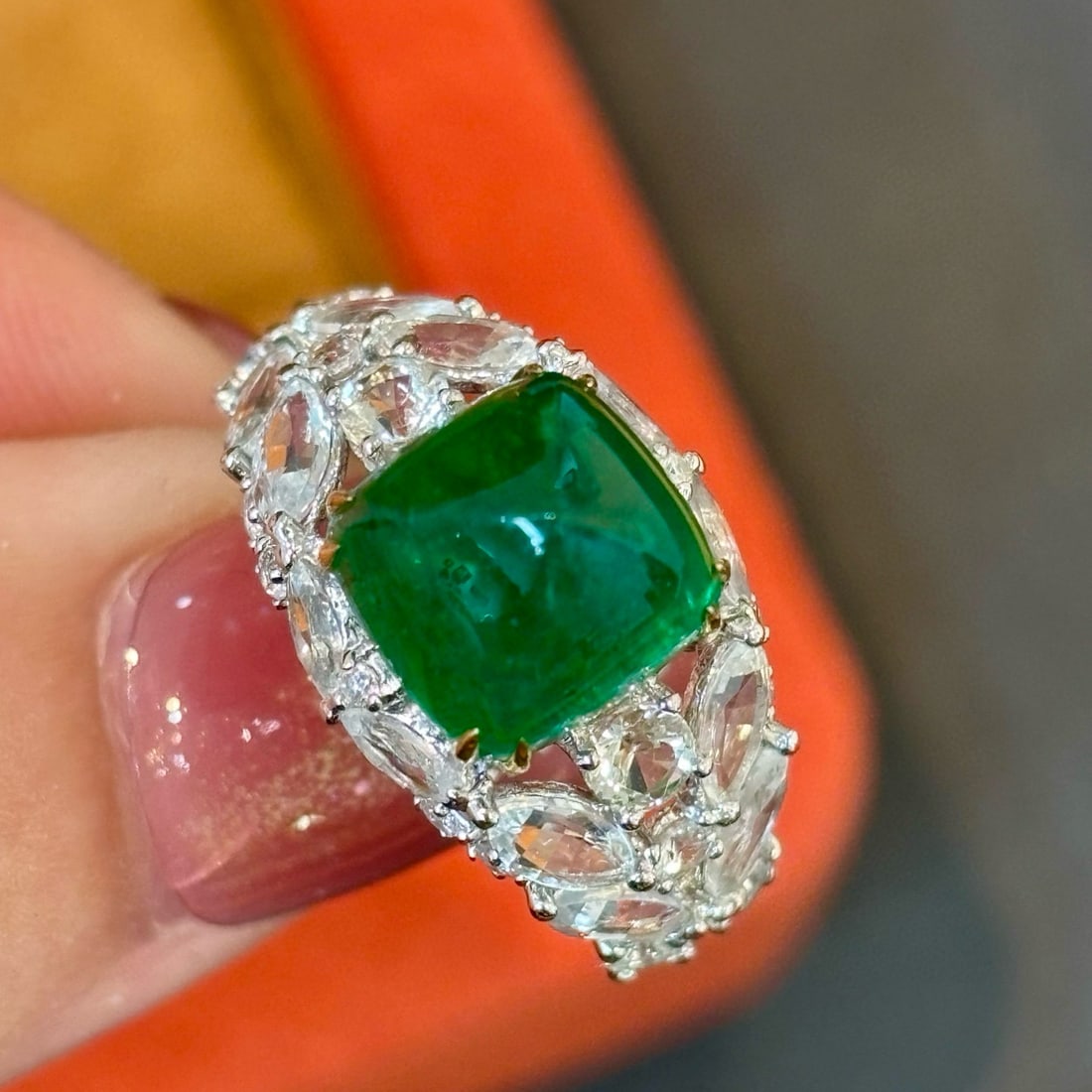 14k Gold 5 Ct Vivid Green Natural Emerald & Sapphire Ring - 2