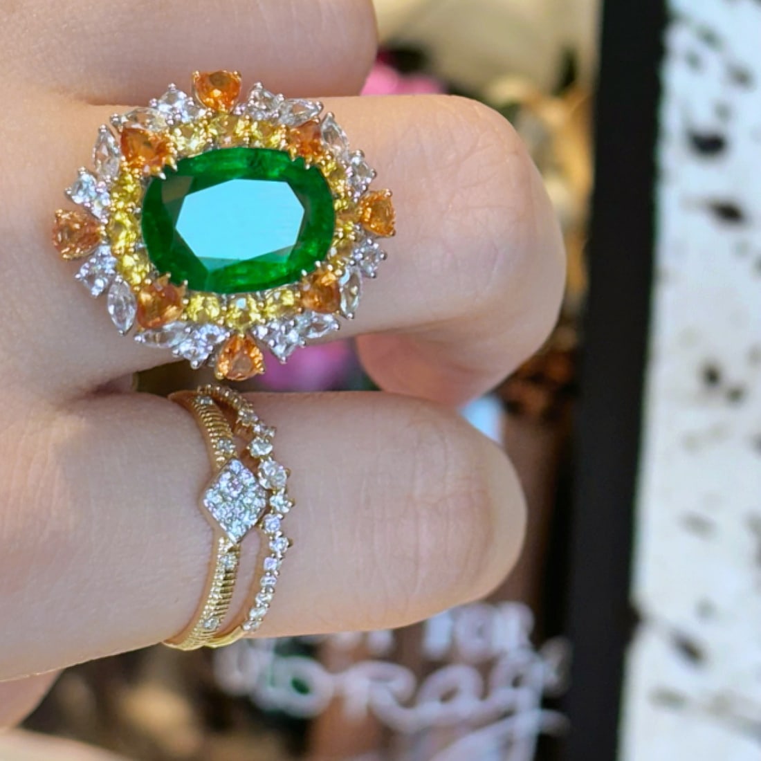 14k Gold 5 Ct Vivid Green Natural Emerald & Diamond Ring - 3