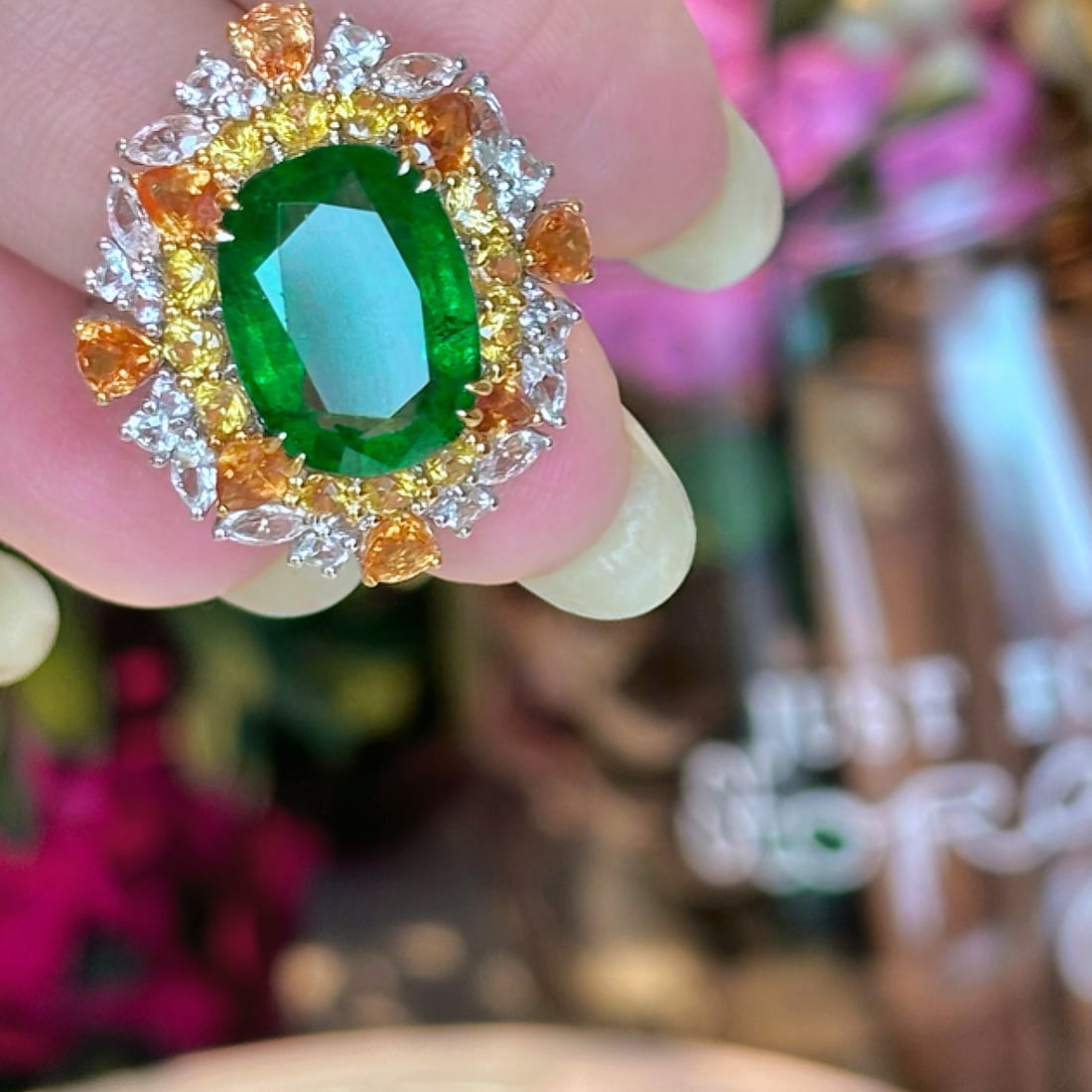 14k Gold 5 Ct Vivid Green Natural Emerald & Diamond Ring - 4