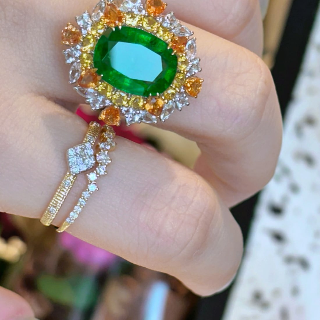 14k Gold 5 Ct Vivid Green Natural Emerald & Diamond Ring - 6