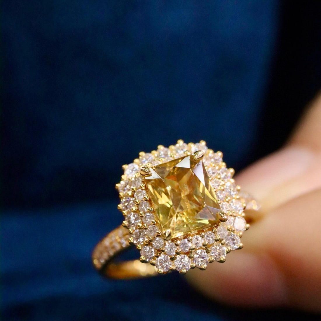 14k Gold 3.16 Ctw Natural Sapphire & Diamond Ring: Ref:230990347 // gold content:14k gold // ring size:7. 25us // // main gemstone:sapphire // shape:octagonal // carat weight:2. 47ct // color:yellow // treatment:natural // // adjacent gemstone 2 :
