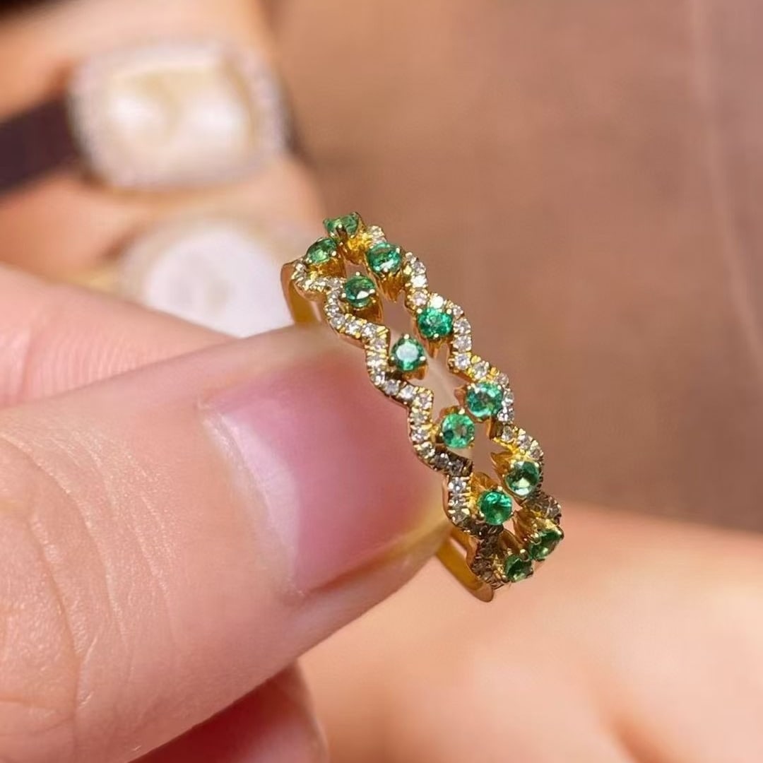 14k Gold 1.5 Ct Vivid Green Natural Emerald & Diamond & Emerald Ring - 2