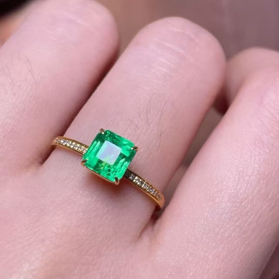 14k Gold 1.5 Ct Vivid Green Natural Emerald & Diamond & Emerald Ring - 5