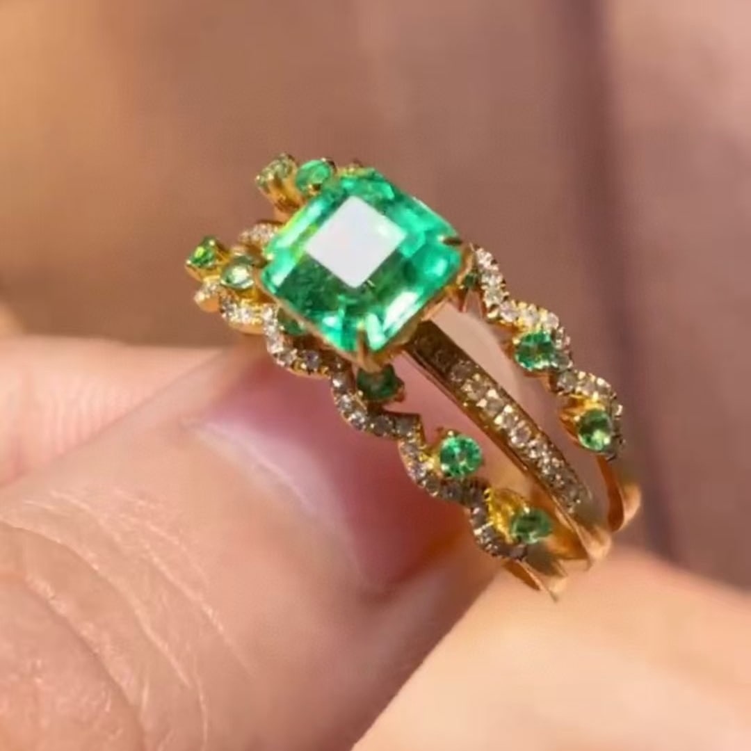 14k Gold 1.5 Ct Vivid Green Natural Emerald & Diamond & Emerald Ring - 7
