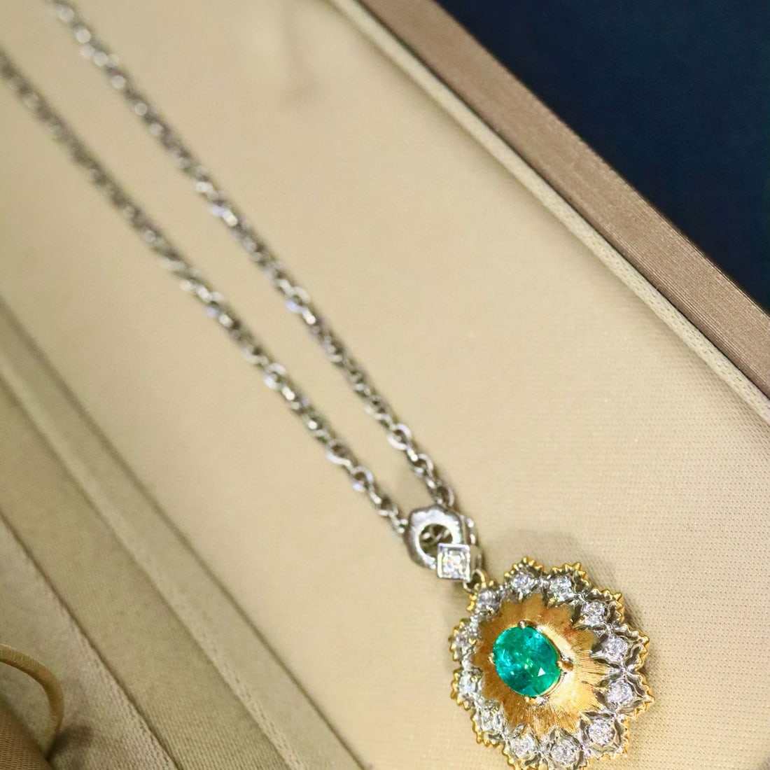 14k Gold 0.77 Ctw Vivid Green Natural Emerald & Diamond Pendant( Without Chain ) - 3