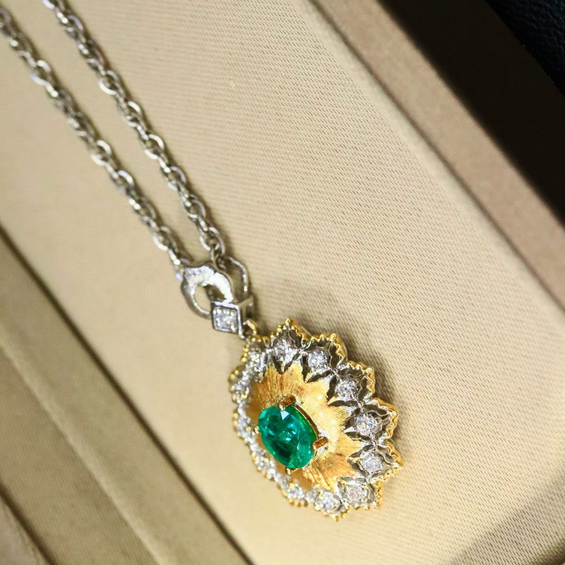 14k Gold 0.77 Ctw Vivid Green Natural Emerald & Diamond Pendant( Without Chain ) - 4
