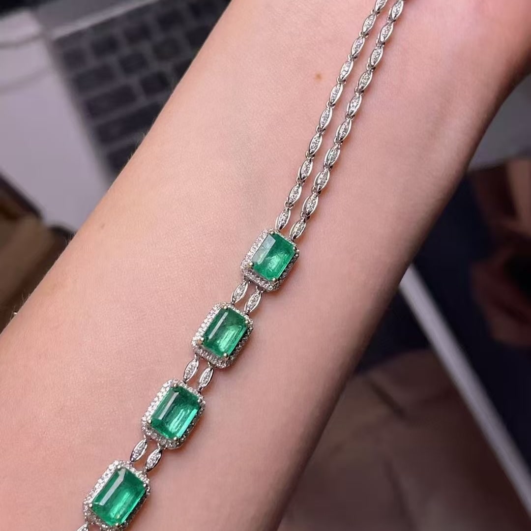 14k Gold 3.9 Ct Vivid Green Natural Emerald & Diamond Bracelet - 2