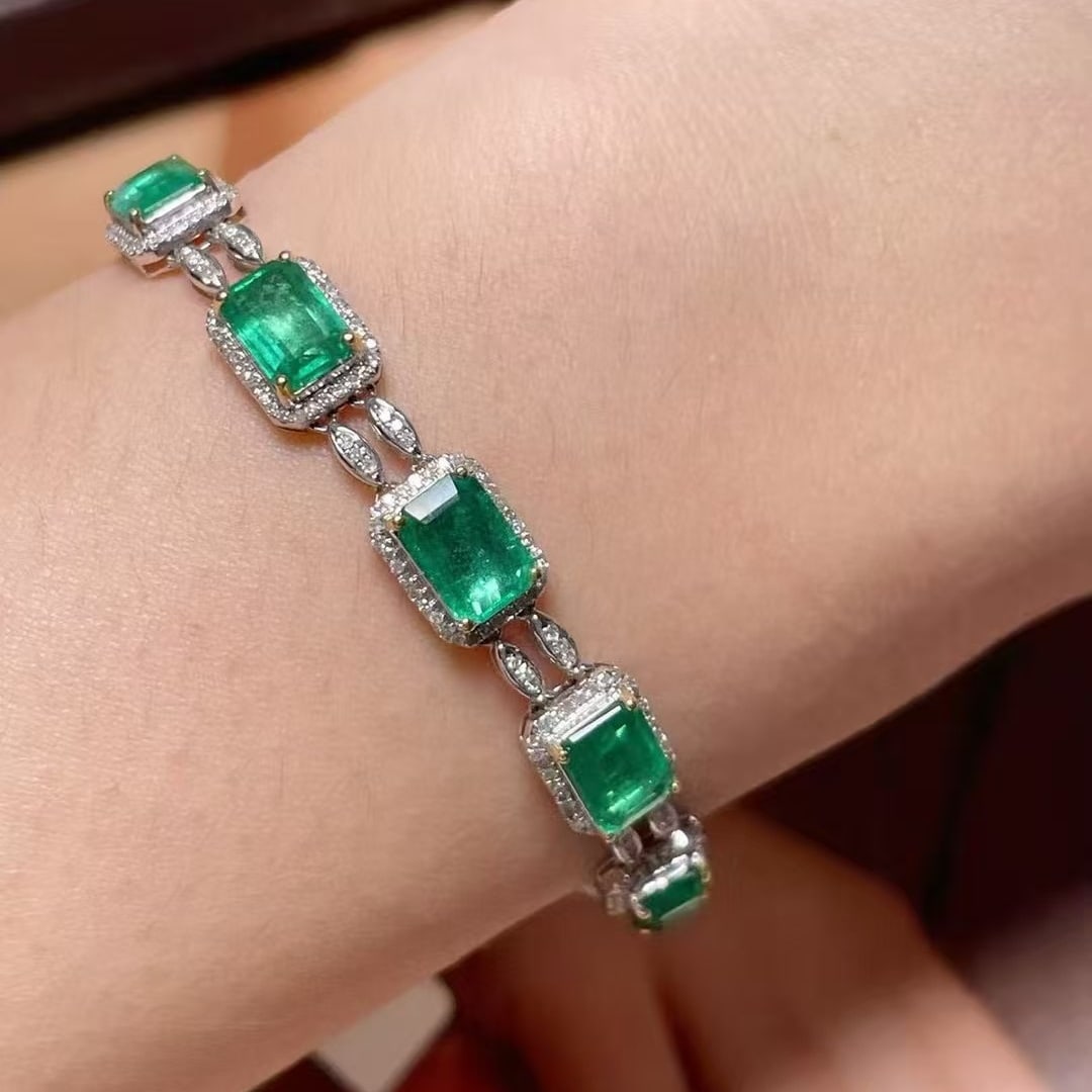 14k Gold 3.9 Ct Vivid Green Natural Emerald & Diamond Bracelet - 3