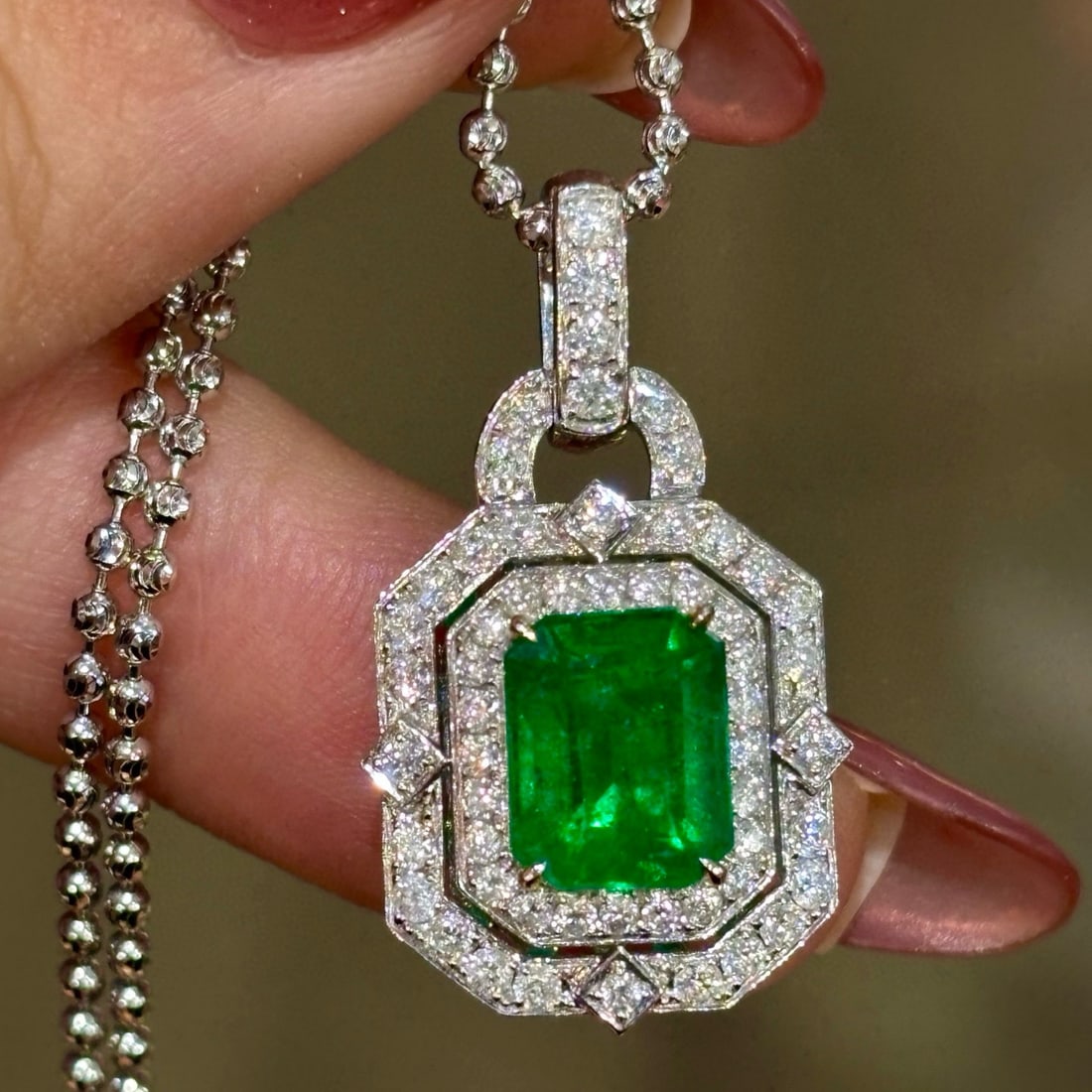 14k Gold 3.77 Ctw Vivid Green Natural Emerald & Diamond Pendant( Without Chain ): Ref:230990373 // gold content:14k gold // main gemstone:emerald // shape:octagonal // carat weight:3ct // color:vivid green // treatment:natural // // adjacent gemstone 2 : diamond // shape:round //