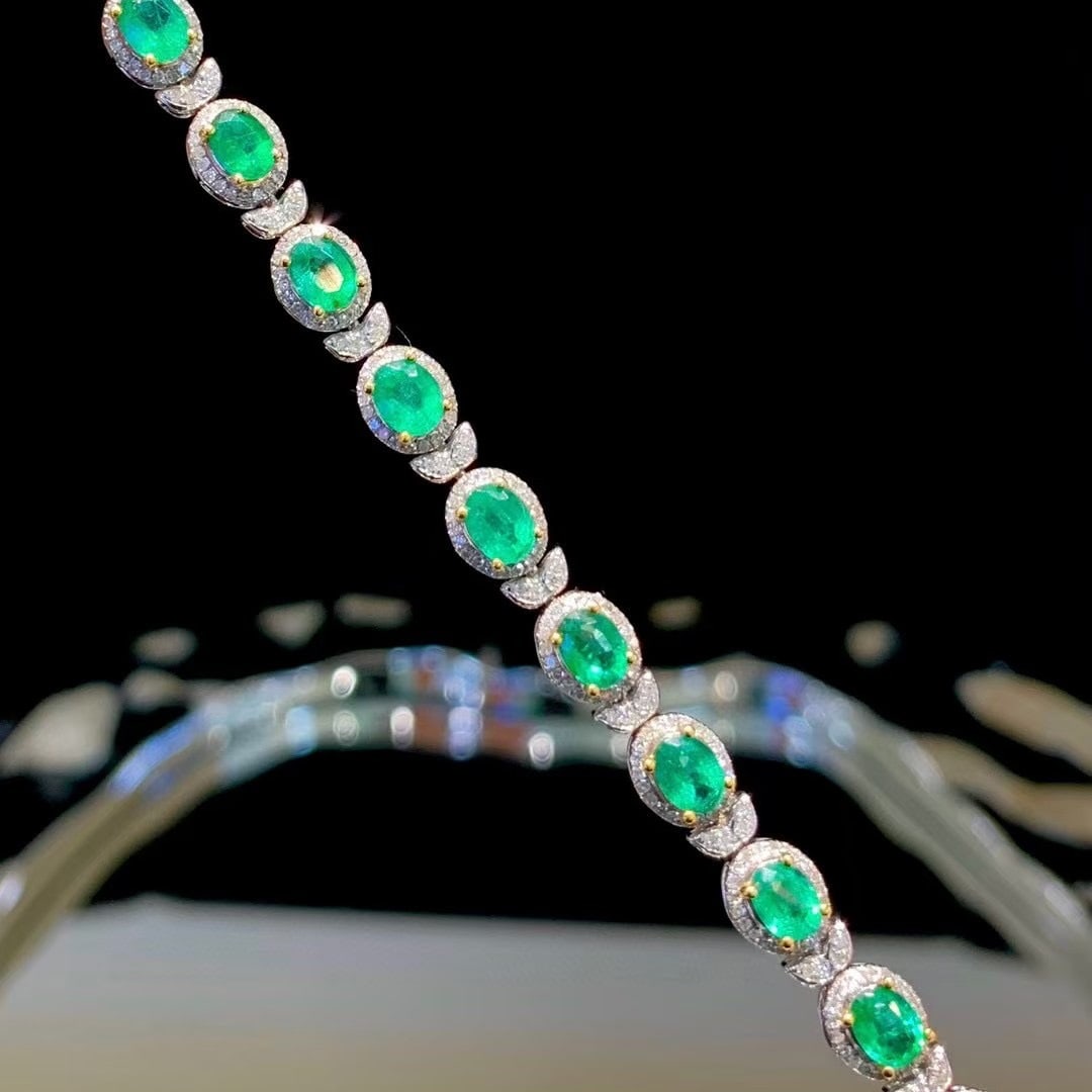 14k Gold 6.8 Ct Vivid Green Natural Emerald & Diamond Bracelet - 2