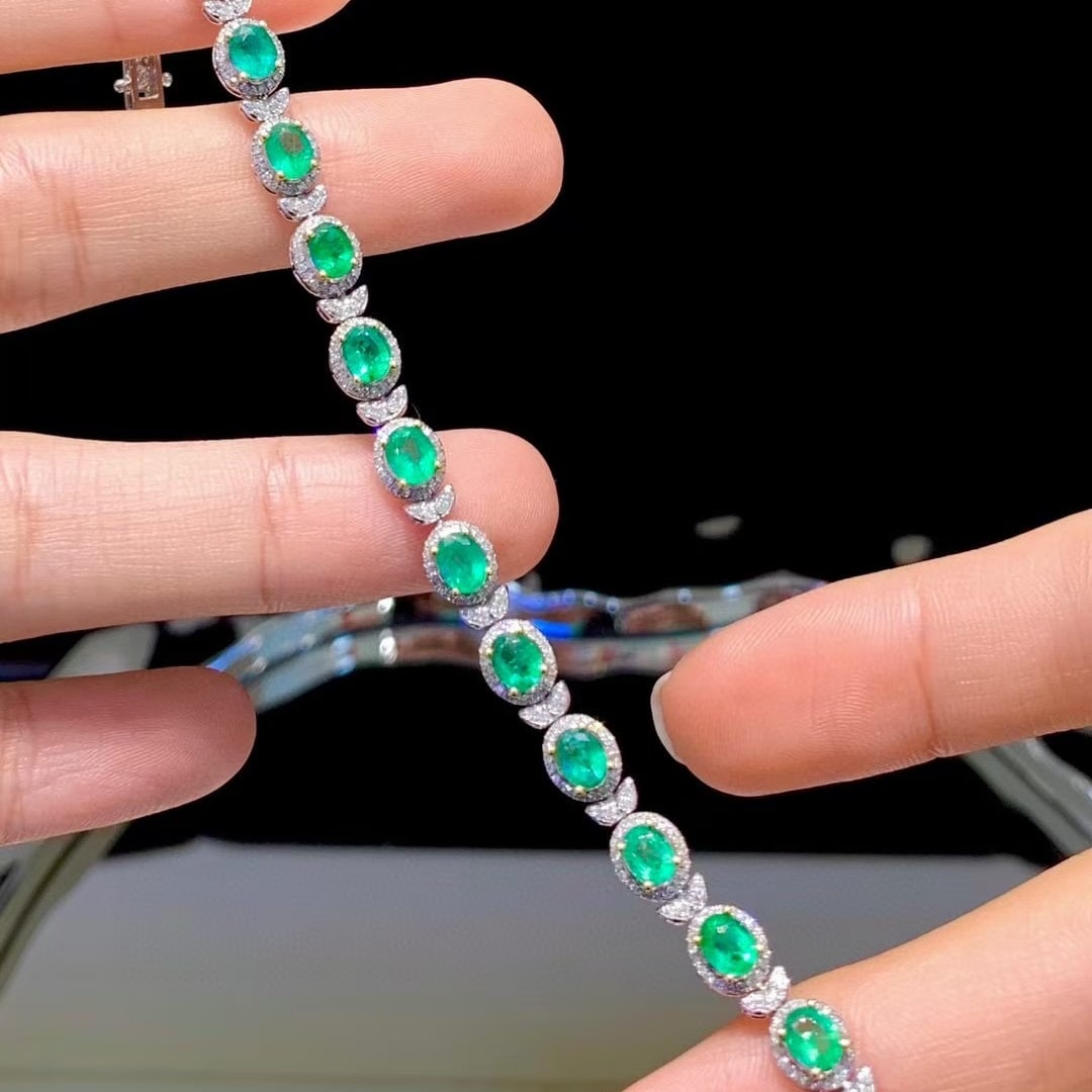 14k Gold 6.8 Ct Vivid Green Natural Emerald & Diamond Bracelet - 3