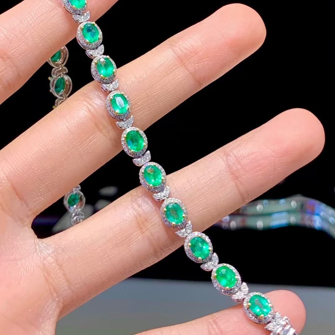 14k Gold 6.8 Ct Vivid Green Natural Emerald & Diamond Bracelet - 4