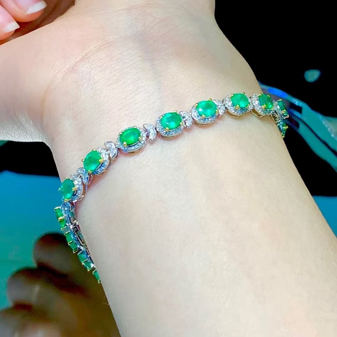 14k Gold 6.8 Ct Vivid Green Natural Emerald & Diamond Bracelet - 5