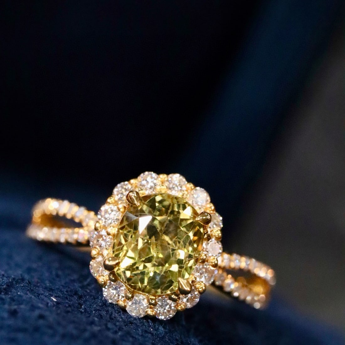 14k Gold 2.05 Ctw Natural Sapphire & Diamond Ring: Ref:230990376 // gold content:14k gold // ring size:7. 25us // // main gemstone:sapphire // shape:oval // carat weight:1. 60ct // color:yellow // treatment:natural // // adjacent gemstone 2 : diamond