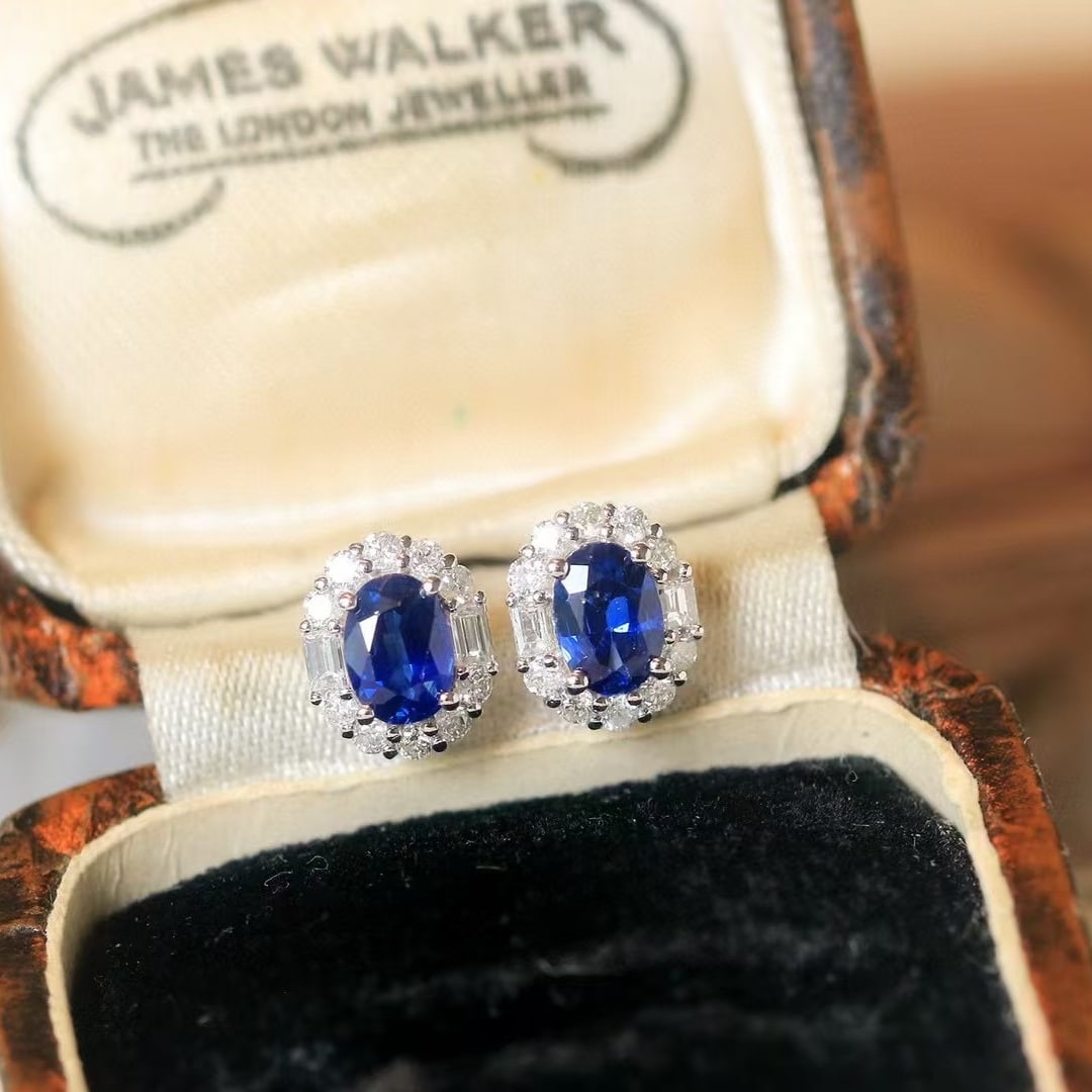 14k Gold 1.21 Ctw Natural Sapphire & Diamond Earrings: Ref:230990387 // gold content:14k gold // main gemstone:sapphire // shape:oval // carat weight:0. 85ct // color:royal blue // treatment:natural // // adjacent gemstone 2 : diamond // shape:multiply