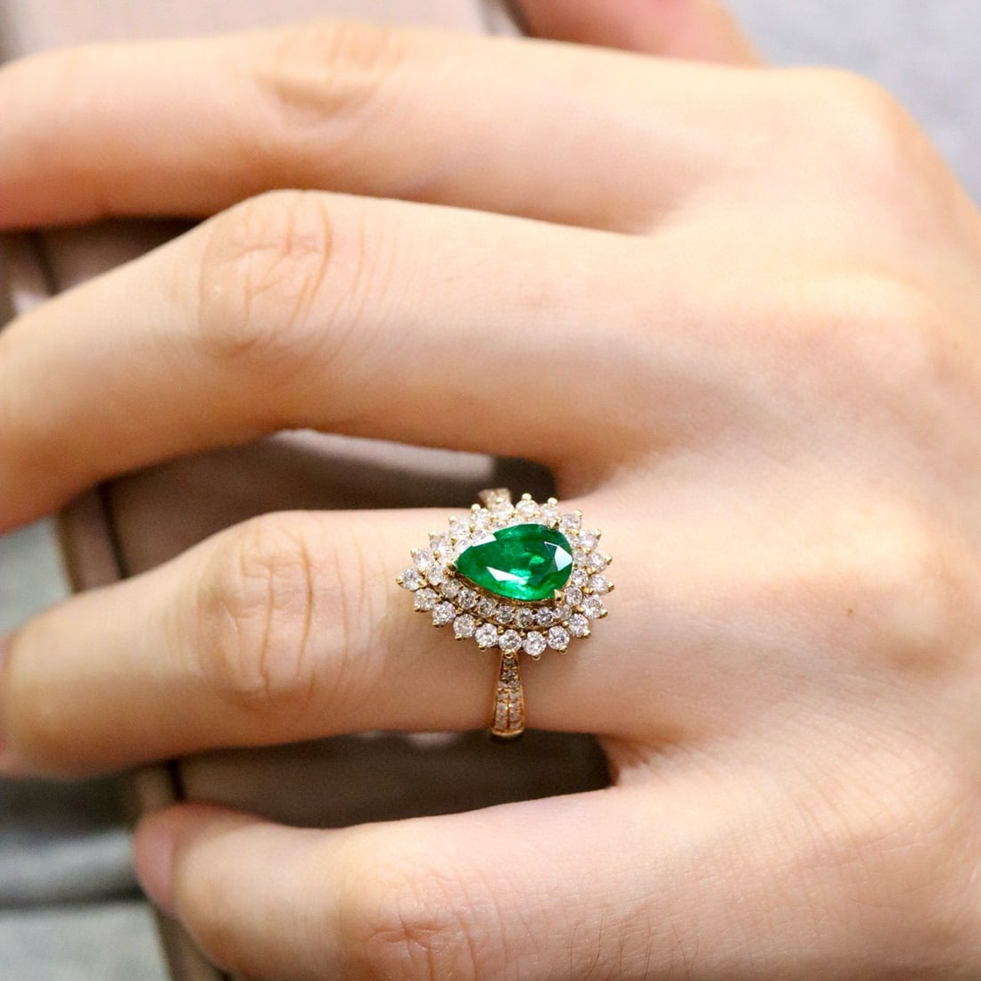 14k Gold 2.37 Ctw Vivid Green Natural Emerald & Diamond Ring - 3