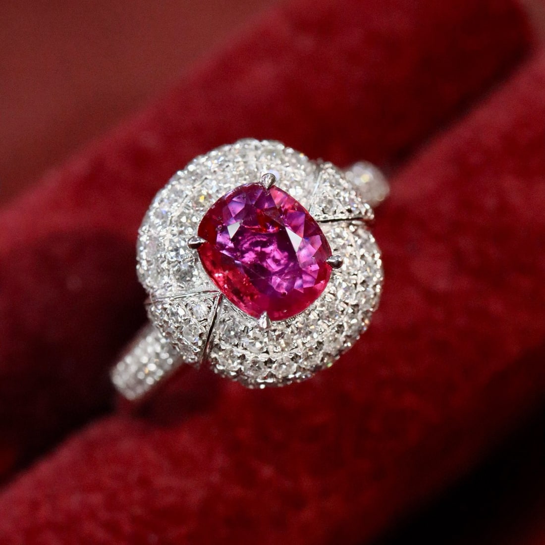 14k Gold 1.63 Ctw Natural Ruby & Diamond Ring: Ref:230990400 // gold content:14k gold // ring size:7. 25us // // main gemstone:ruby // shape:oval // carat weight:1. 01ct // color:red // treatment:natural // // adjacent gemstone 2 : diamond // shap