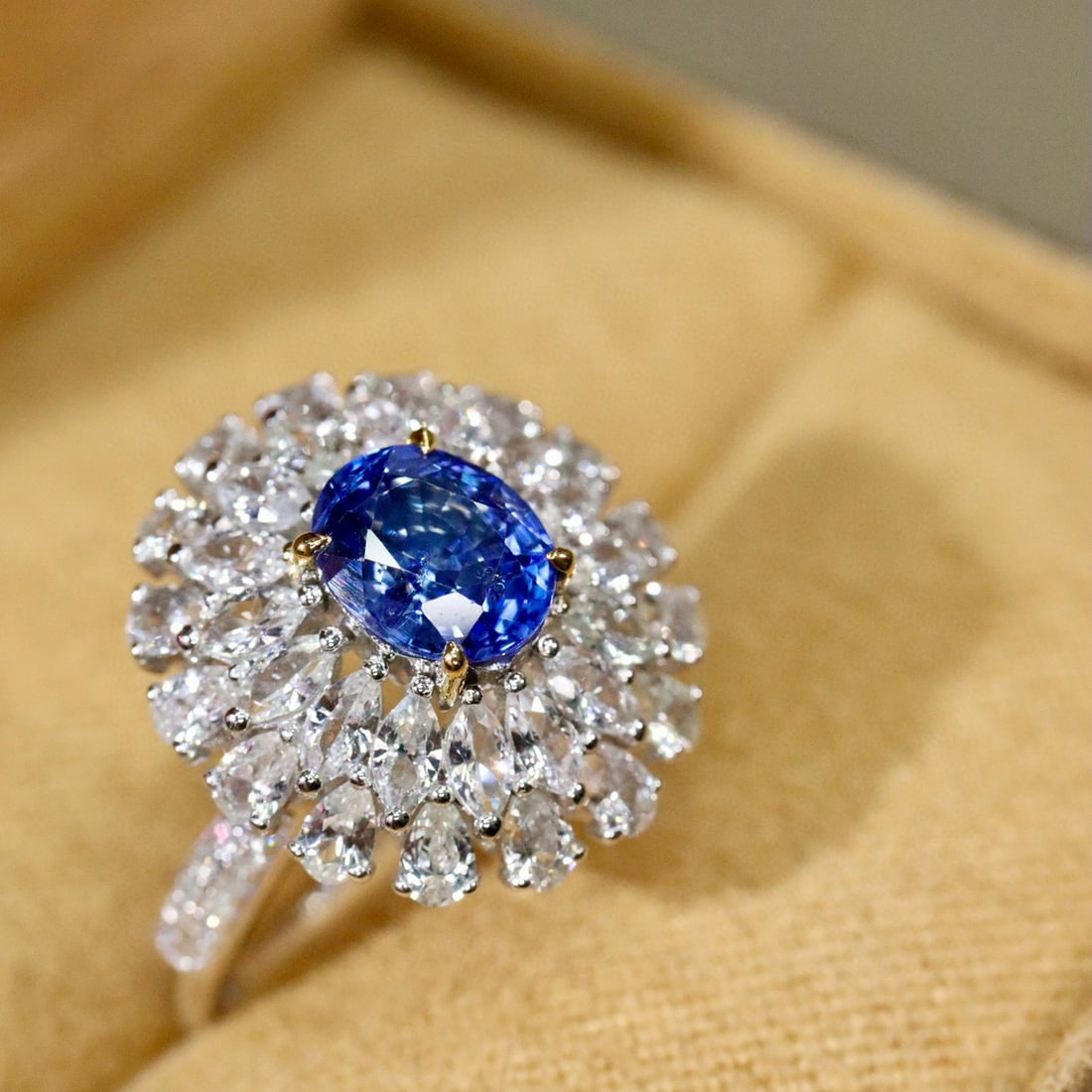 14k Gold 1.34 Ctw Natural Sapphire & Diamond Ring - 4