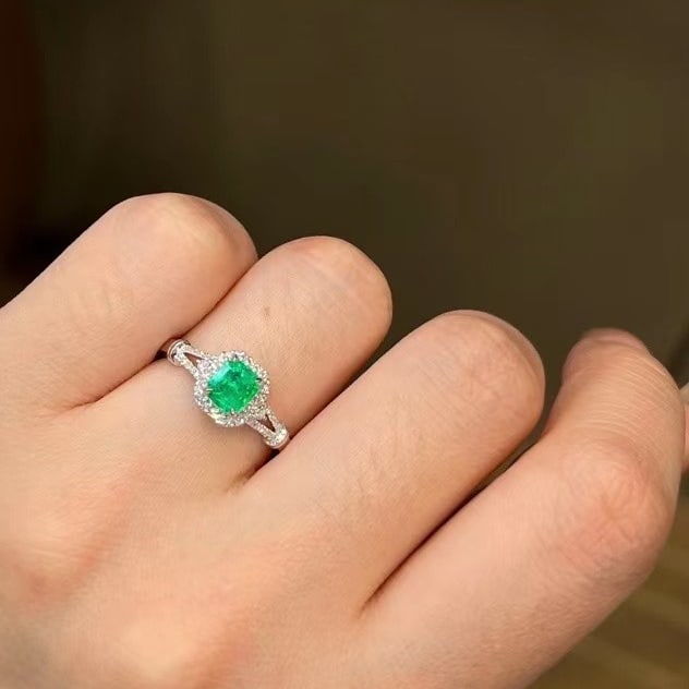 14k Gold 1.02 Ctw Vivid Green Natural Emerald & Diamond Ring - 2