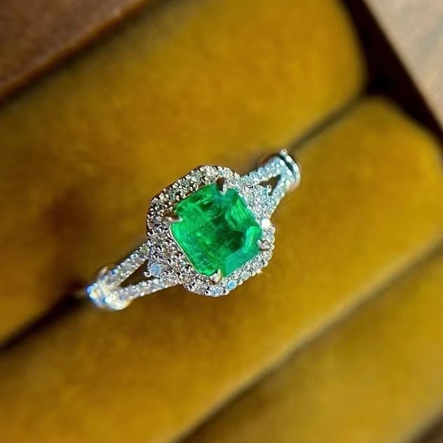 14k Gold 1.02 Ctw Vivid Green Natural Emerald & Diamond Ring - 3