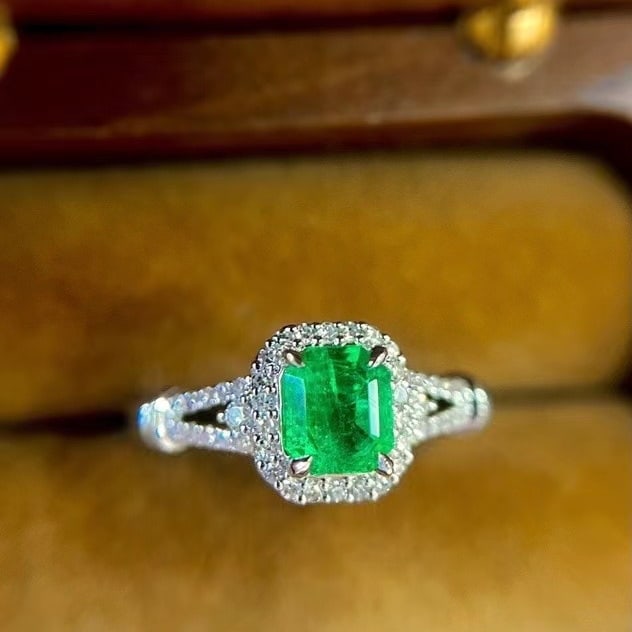 14k Gold 1.02 Ctw Vivid Green Natural Emerald & Diamond Ring - 5