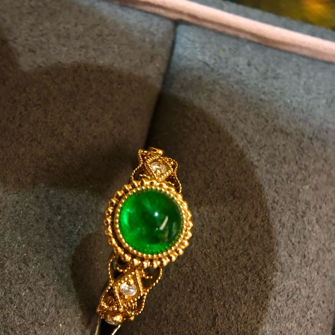 14k Gold 1.15 Ct Vivid Green Natural Emerald & Diamond Ring - 3