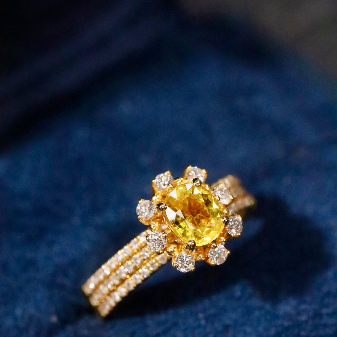 14k Gold 1.27 Ctw Natural Sapphire & Diamond Ring: Ref:230990412 // gold content:14k gold // ring size:7. 25us // // main gemstone:sapphire // shape:oval // carat weight:0. 81ct // color:yellow // treatment:natural // // adjacent gemstone 2 : diamond