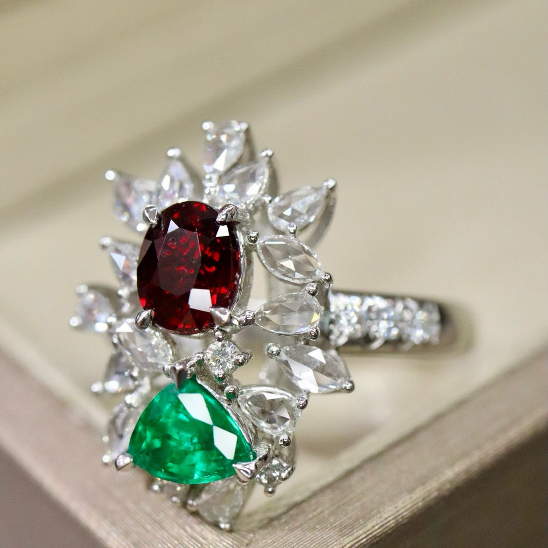 14k Gold 1.62 Ctw Natural Ruby & Emerald & Toi Et Moi Ring: Ref:230990419 // gold content:14k gold // ring size:7. 25us // // main gemstone:ruby // shape:oval // carat weight:1. 06ct // color:red // treatment:natural // // adjacent gemstone 2 : emerald //