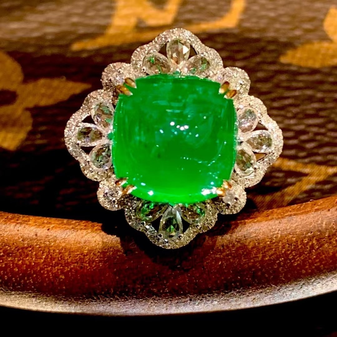 14k Gold 6.95 Ct Vivid Green Natural Emerald & Diamond & Sapphire Ring - 6