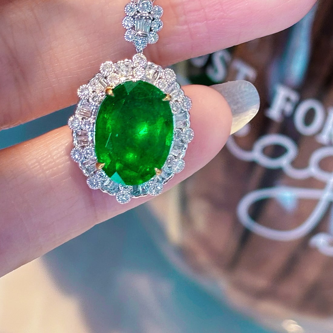 14k Gold 3.7 Ct Vivid Green Natural Emerald & Diamond Pendant( Without Chain ) - 3