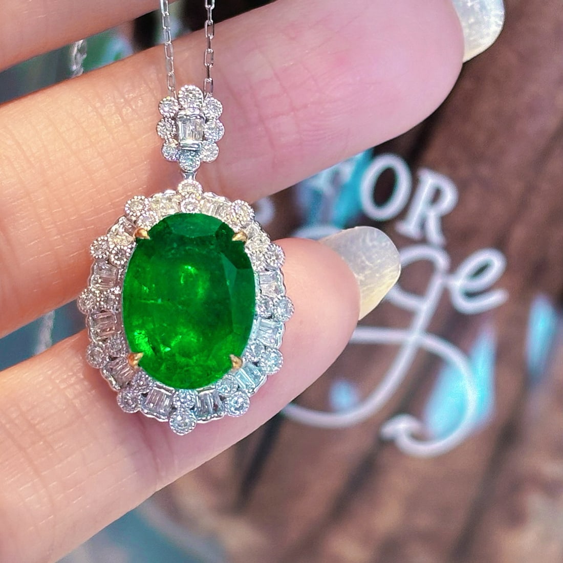 14k Gold 3.7 Ct Vivid Green Natural Emerald & Diamond Pendant( Without Chain ) - 4