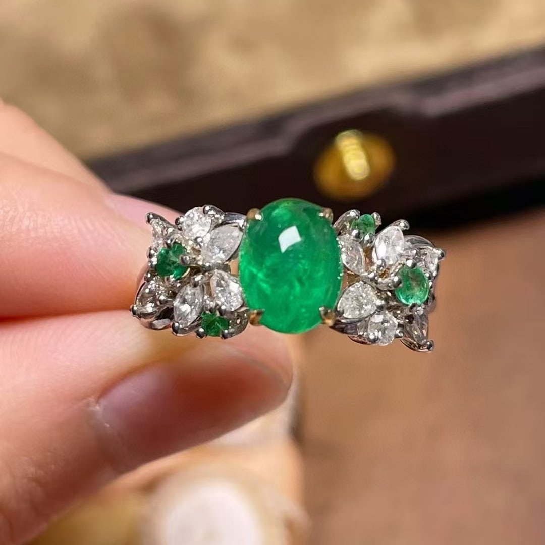 14k Gold 1.87 Ctw Vivid Green Natural Emerald & Diamond Ring - 2