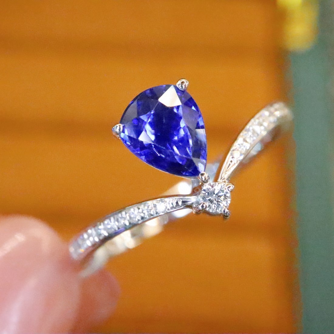 14k Gold 0.72 Ctw Natural Sapphire & Diamond Ring - 2