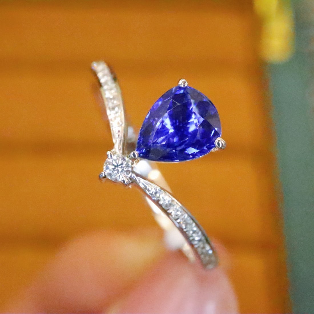 14k Gold 0.72 Ctw Natural Sapphire & Diamond Ring - 3