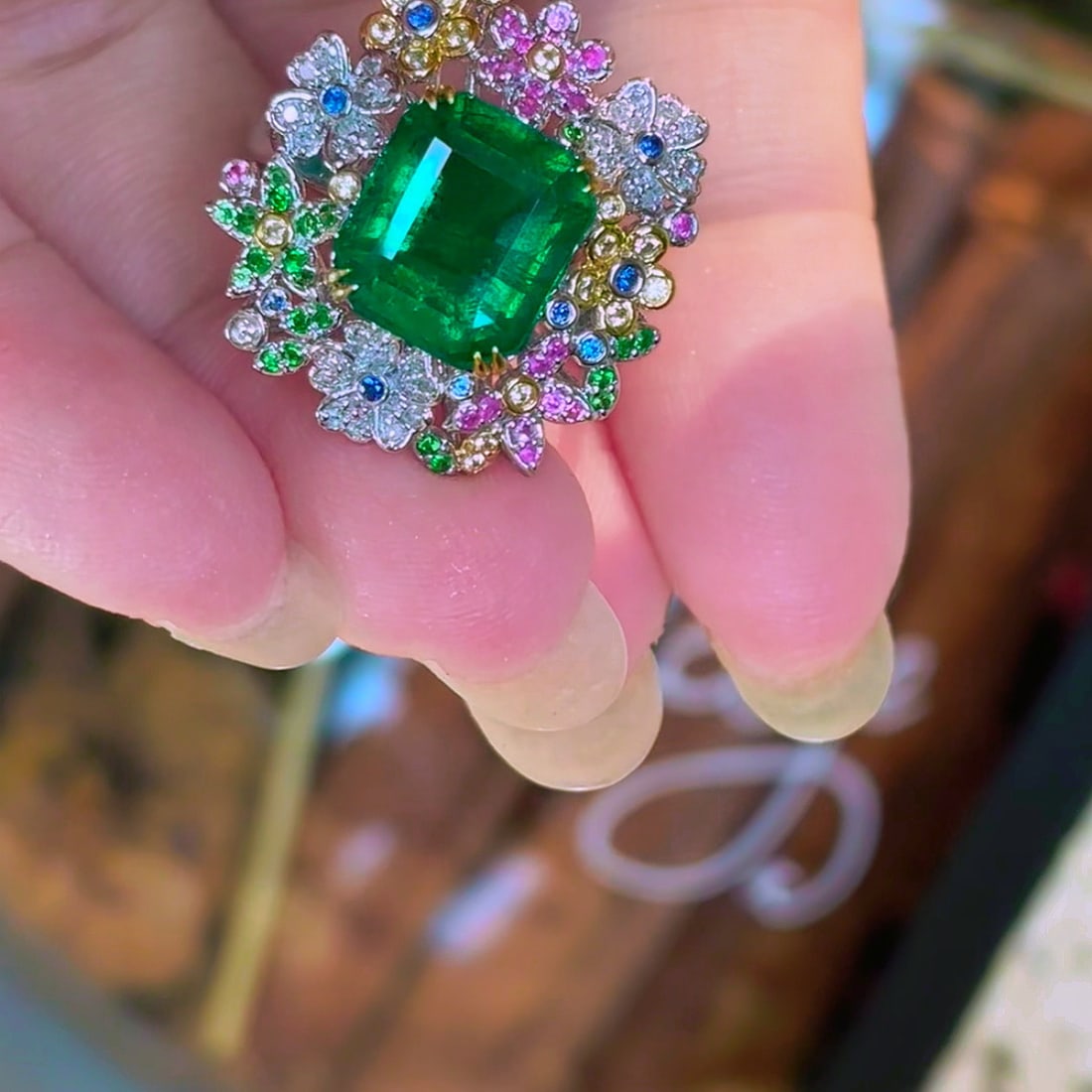 14k Gold 4.08 Ct Vivid Green Natural Emerald & Diamond & Sapphire & Tsavorite Ring - 3