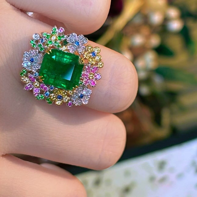 14k Gold 4.08 Ct Vivid Green Natural Emerald & Diamond & Sapphire & Tsavorite Ring - 6