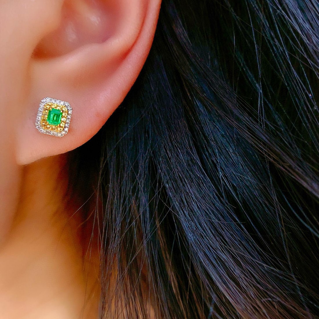 14k Gold 0.46 Ct Vivid Green Natural Emerald & Diamond Earrings - 2