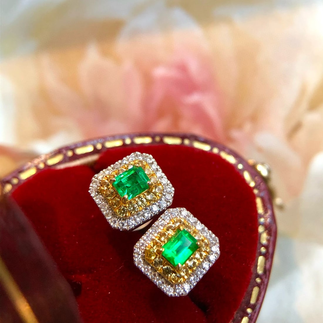 14k Gold 0.46 Ct Vivid Green Natural Emerald & Diamond Earrings - 3