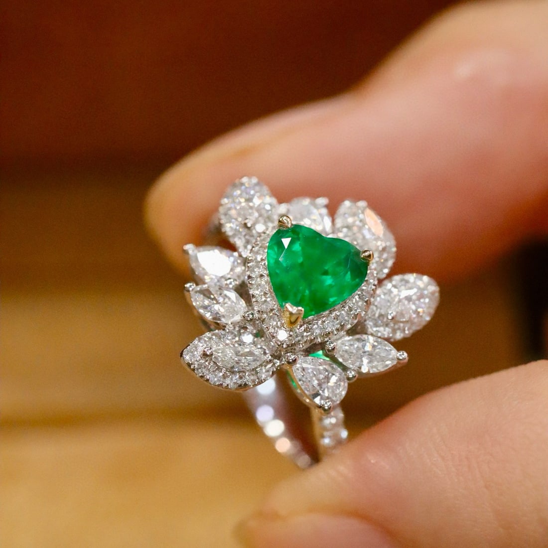 14k Gold 1.63 Ctw Vivid Green Natural Emerald & Diamond Ring - 3