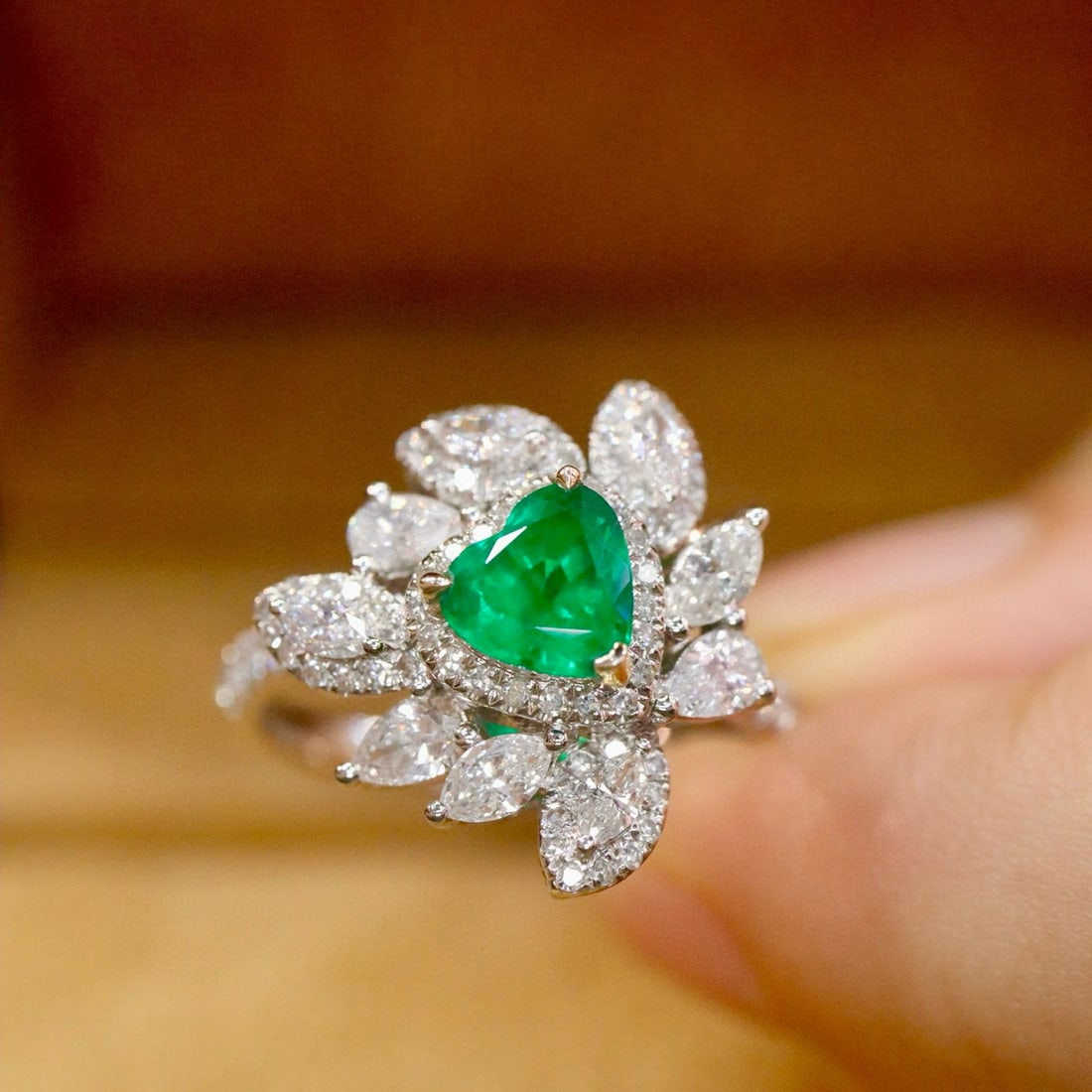 14k Gold 1.63 Ctw Vivid Green Natural Emerald & Diamond Ring - 4