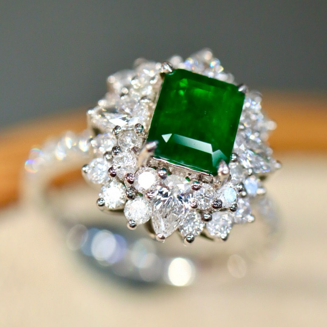 14k Gold 2.07 Ctw Vivid Green Natural Emerald & Diamond Ring - 5