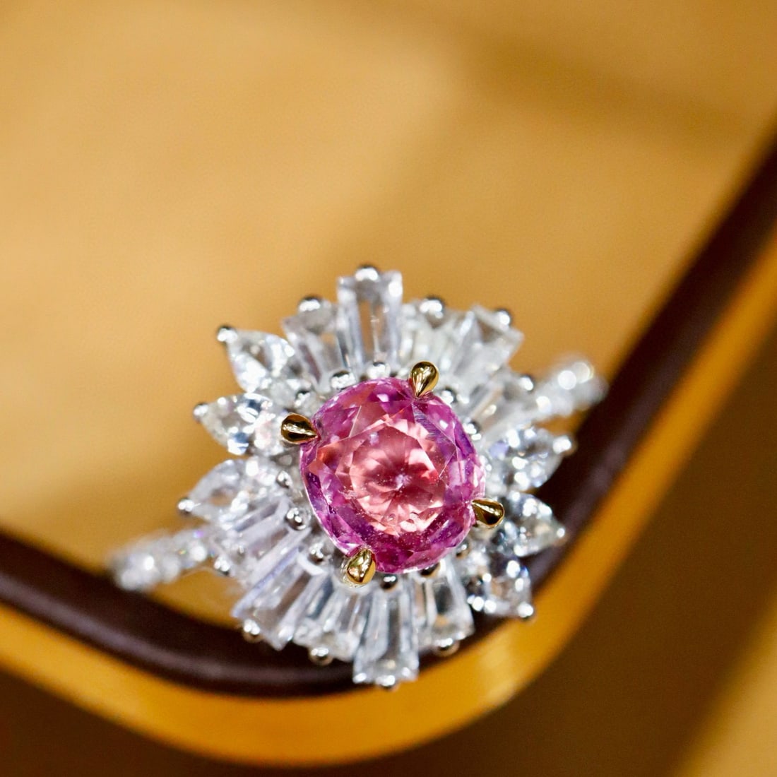 14k Gold 1.03 Ctw Natural Padparadscha Sapphire & Diamond Ring: Ref:230990441 // gold content:14k gold // ring size:7. 25us // // main gemstone:padparadscha sapphire // shape:oval // carat weight:0. 92ct // color:orangish pink // treatment:natural // // adjacent g