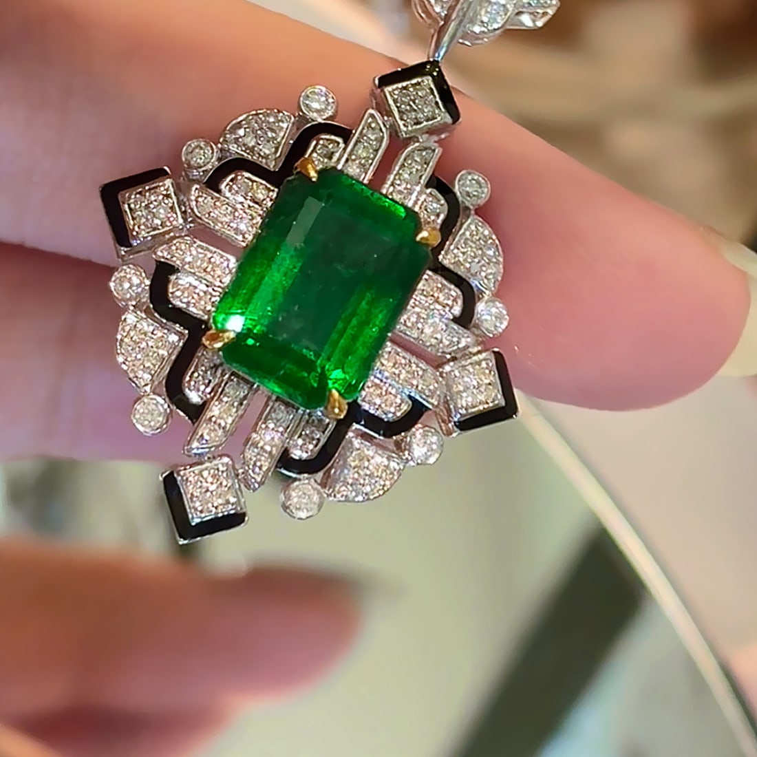 14k Gold 4.19 Ct Vivid Green Natural Emerald & Diamond Brooch/pendant( Without Chain ) - 3
